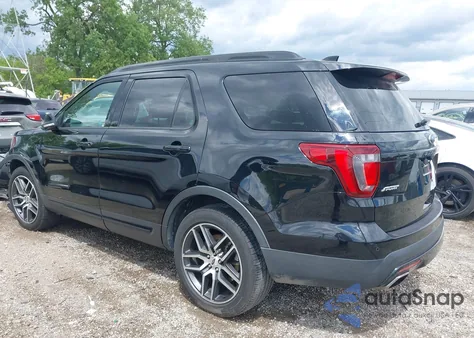2017 Ford Explorer Sport z USA, uszkodzony, nr VIN 1FM5K8GTXHGC44221